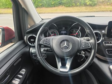 Mercedes V 220 - 9