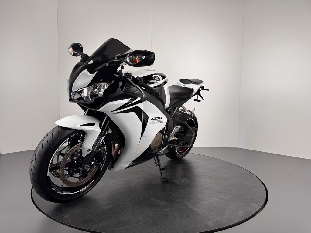 Fahrzeugabbildung Honda CBR 1000 RR FIREBLADE *TOP-ZUSTAND *SERVICE NEU
