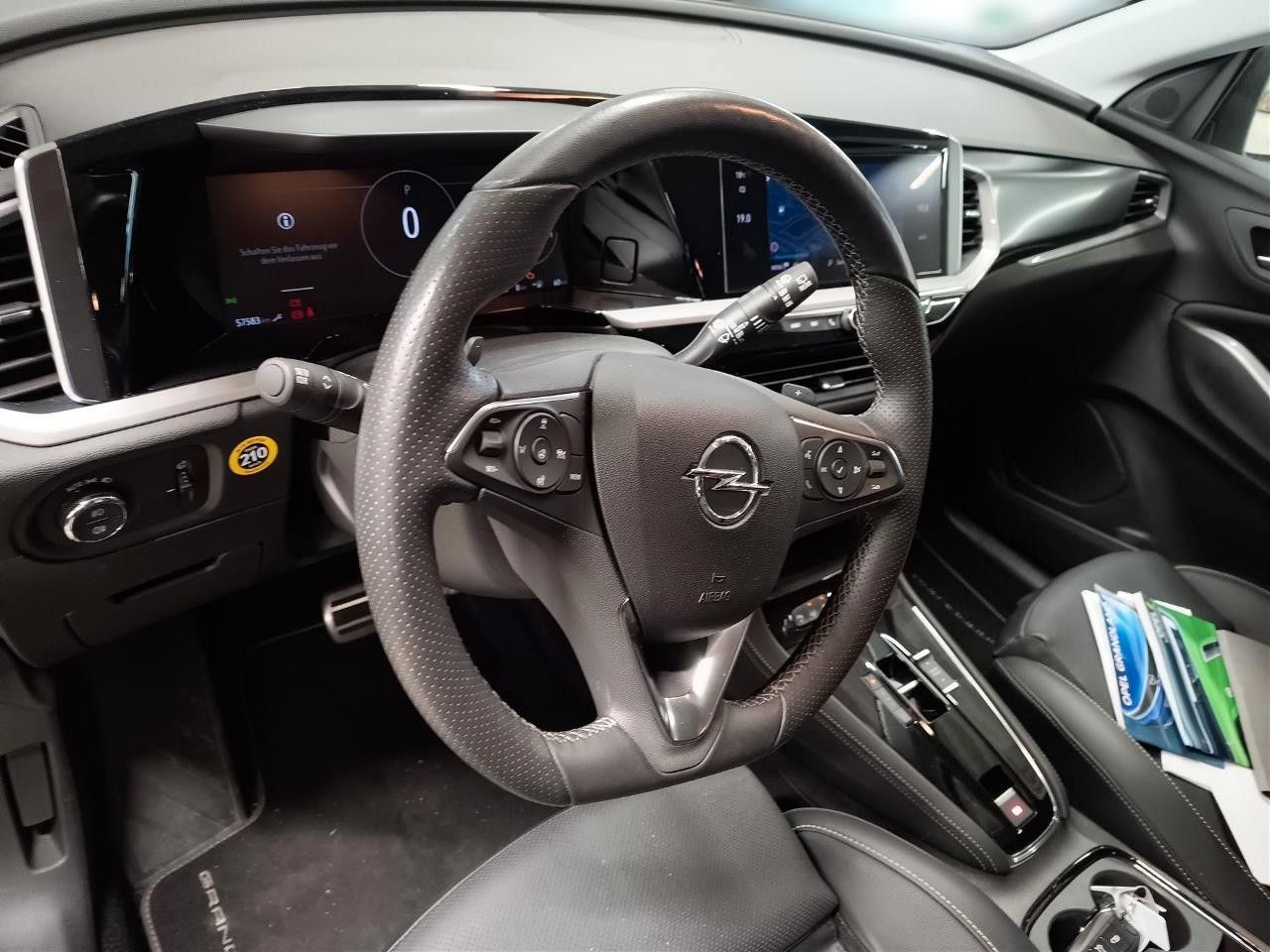 Fahrzeugabbildung Opel Grandland (X) 1.6T GSe HYBRID 4X4 NAVI/LED/SPORT