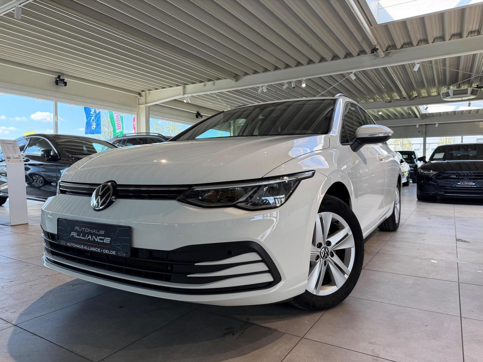 Volkswagen Golf 8 2.0 TDI DSG Life * PDC * NAVI * LED *