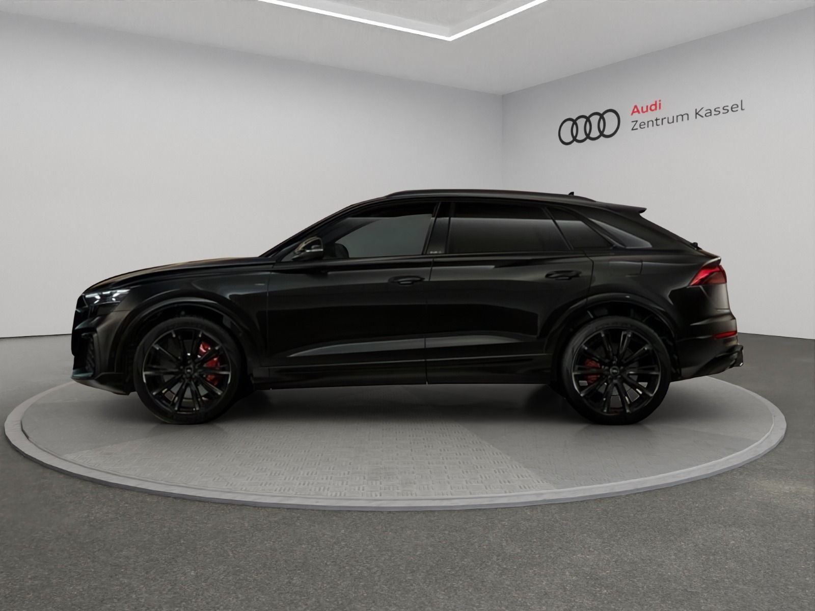Audi Q8 S line e-hybrid qu HD Matrix Pano B&O HuD AHK imagem 3