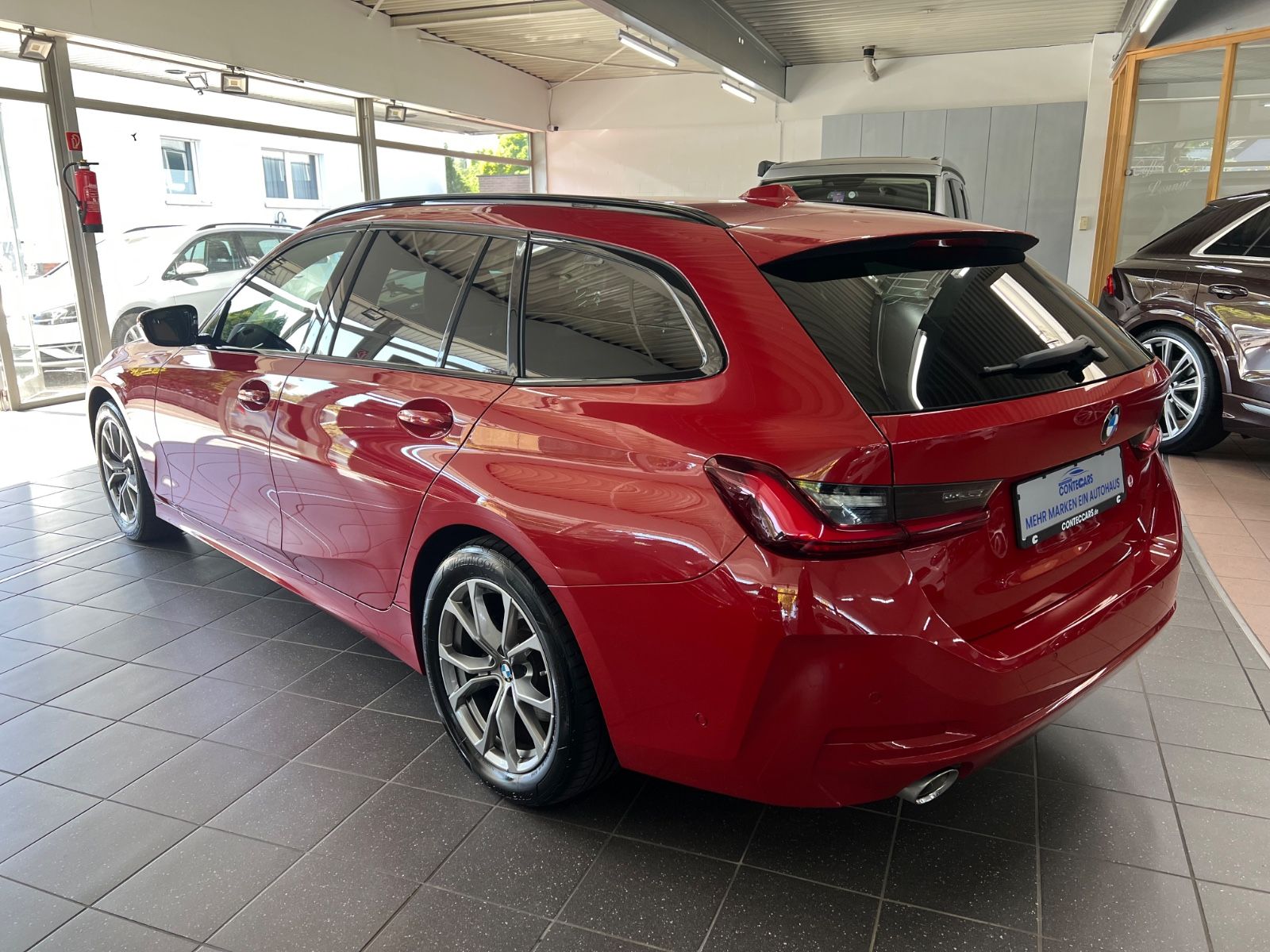 BMW 318 d Touring LED+Sensatec+Harman-Kardon+DA uvm. foto 9