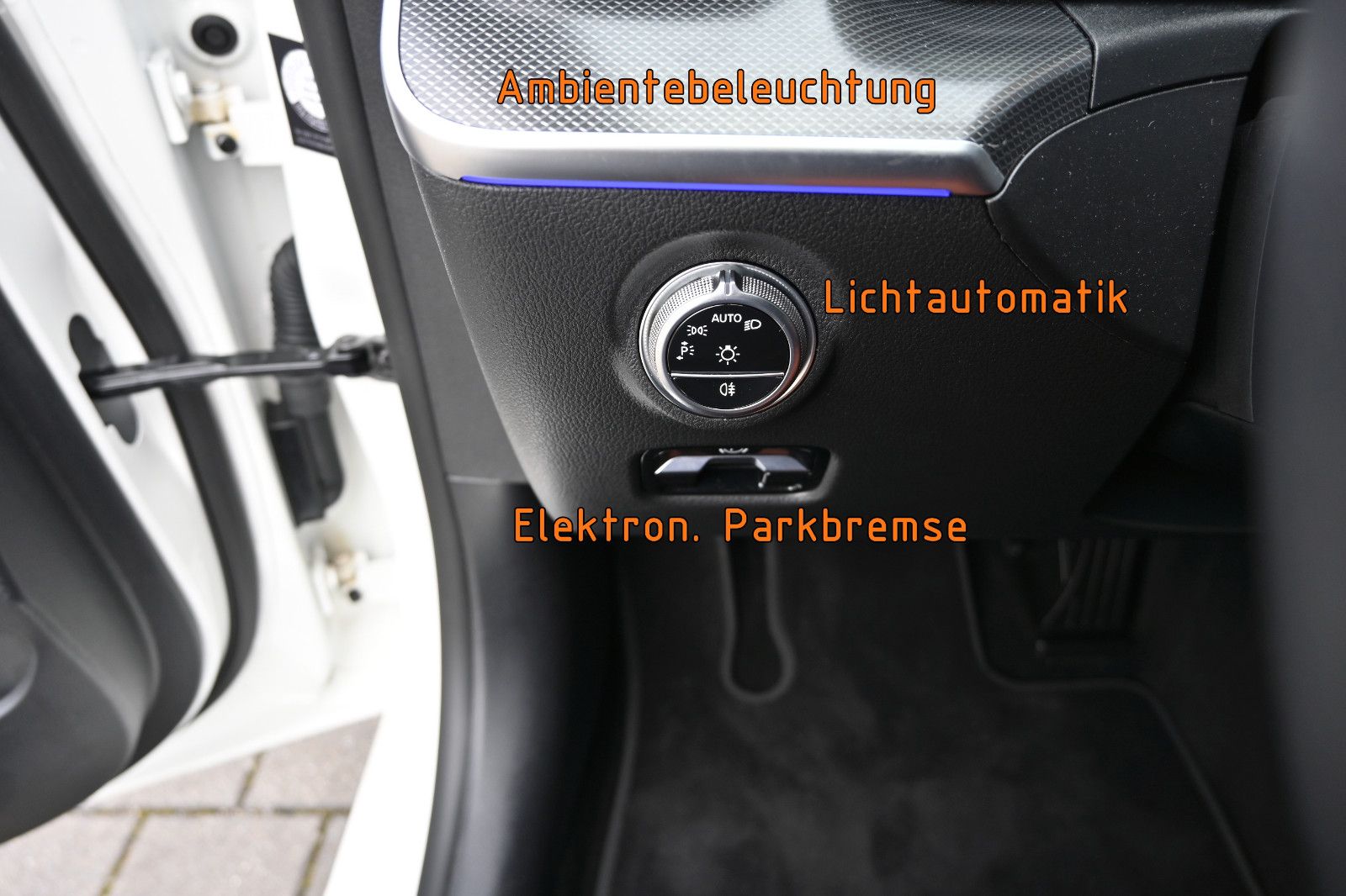 Fahrzeugabbildung Mercedes-Benz C 200 d T Avantgarde °Night Pak°AHK°ILS°360°KAM
