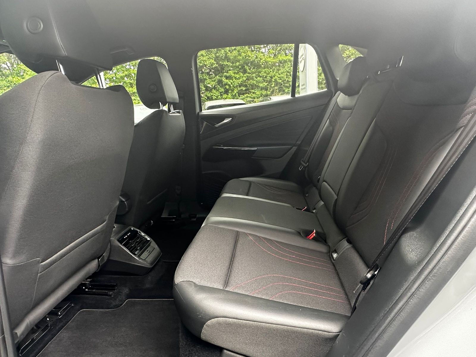 Fahrzeugabbildung Volkswagen ID.4 GTX 82kWh 4M VIRTU+NAVI+MATRIX+SHZ+PDC+21"