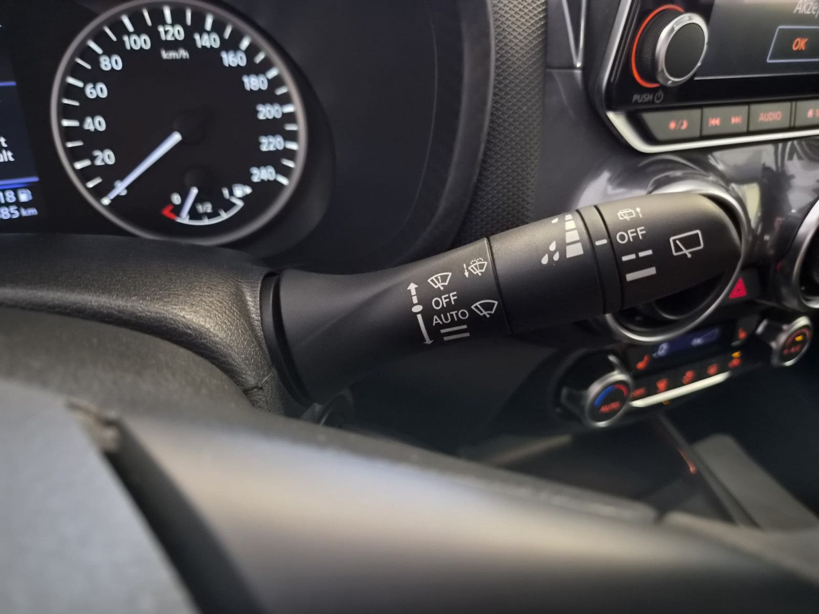 Fahrzeugabbildung Nissan Juke Acenta / KAMERA / SCHECKHEFT / 1. HAND