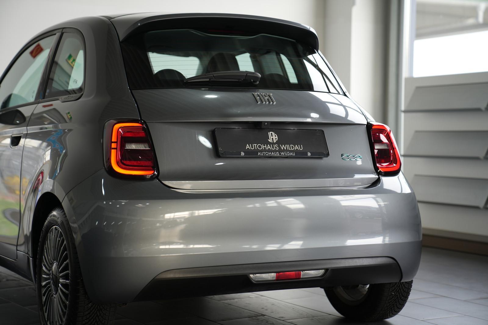 Fiat 500 e 3+1 Icon *AUT*SHZ*KAMERA*CARPLAY*