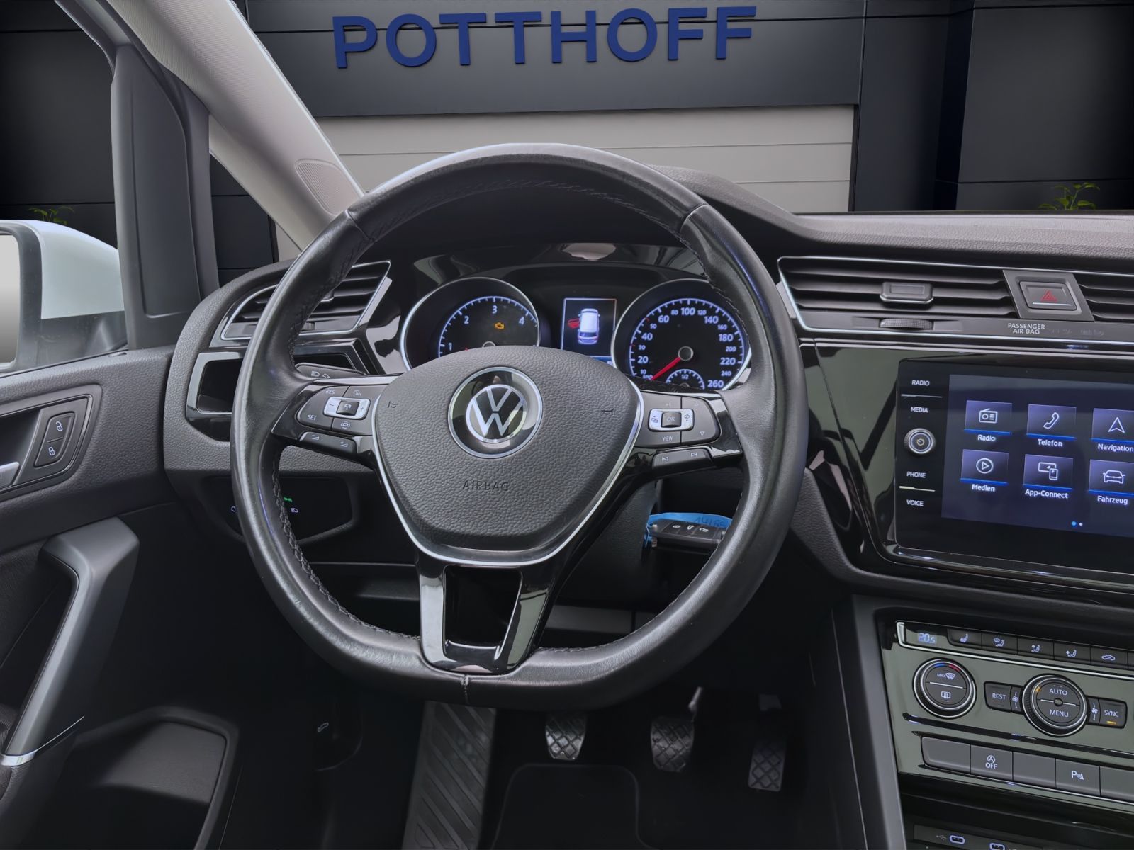 Volkswagen Touran - Bild 11