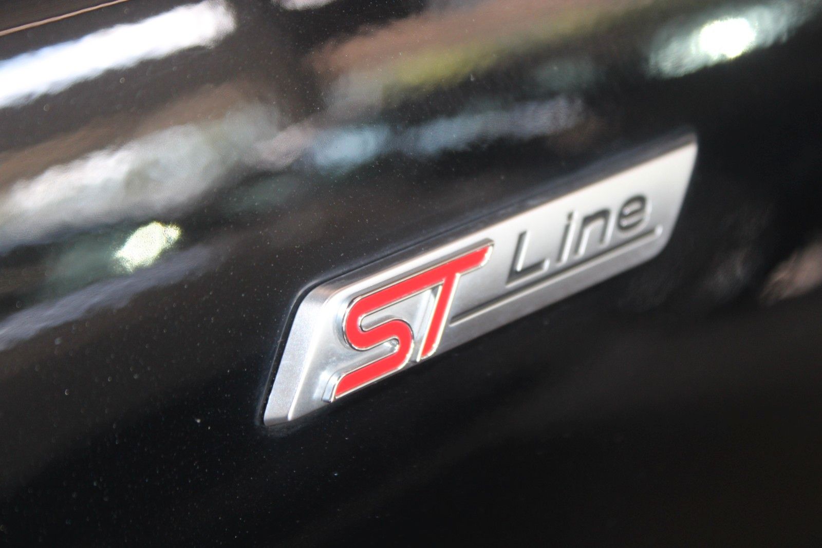Fahrzeugabbildung Ford Focus ST-Line X AHK M-LED STDHZ B&O ACC WinterP.