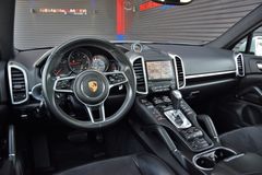Fahrzeugabbildung Porsche Cayenne Diesel Platinum Edition Sport Design 1Hd