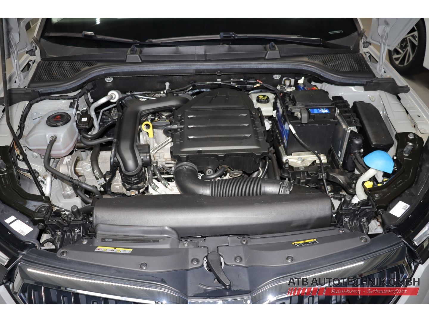 Fahrzeugabbildung SKODA Kamiq 1.0l TSI Style AHK-klappbar Navi  LED