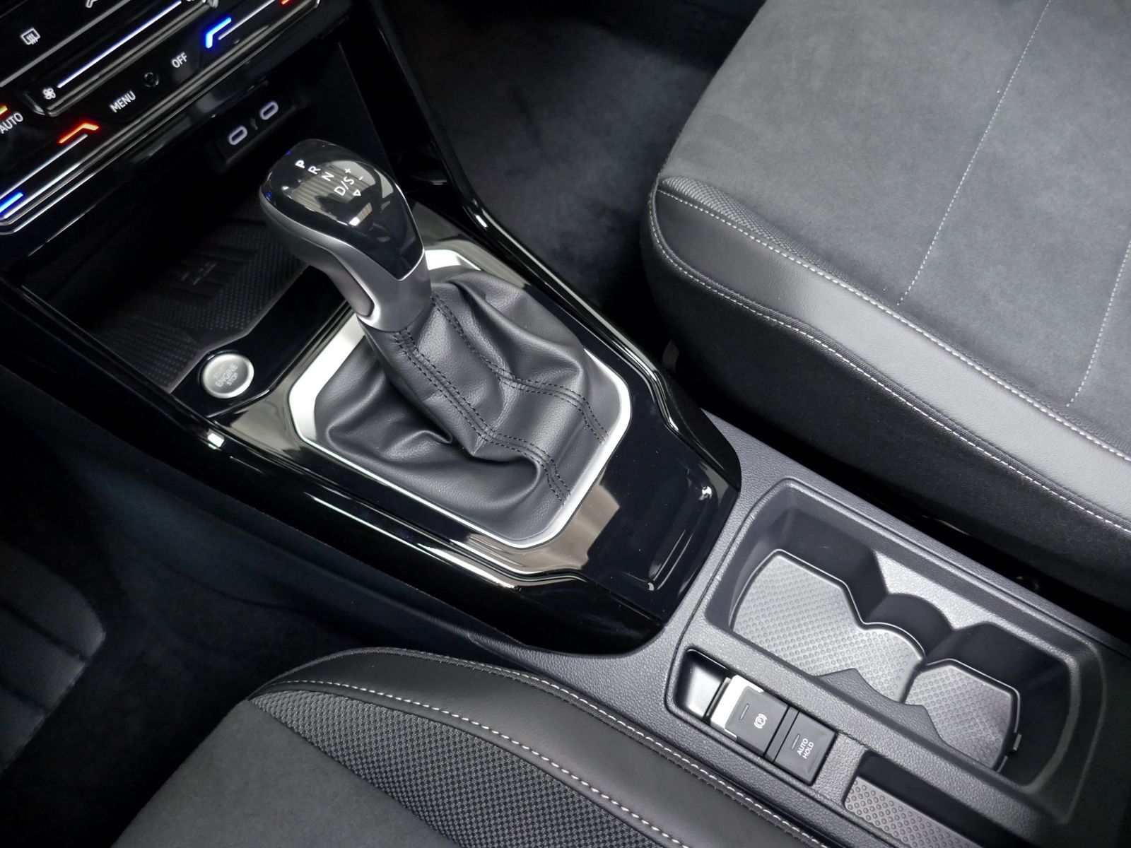Fahrzeugabbildung Volkswagen T-Roc Style 1.5 TSI DSG | LED RFK ACC