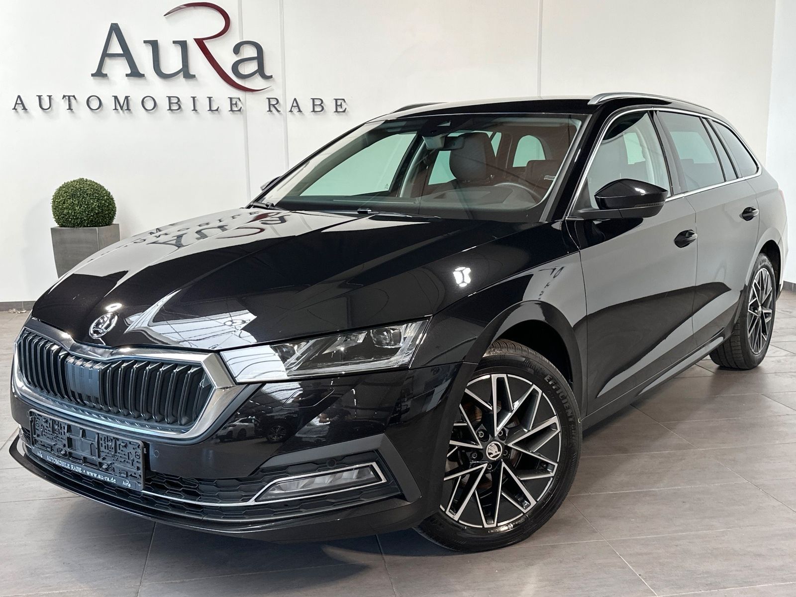 Skoda Octavia Combi 2.0 TDI DSG Style NAV+LED+ACC+HUD