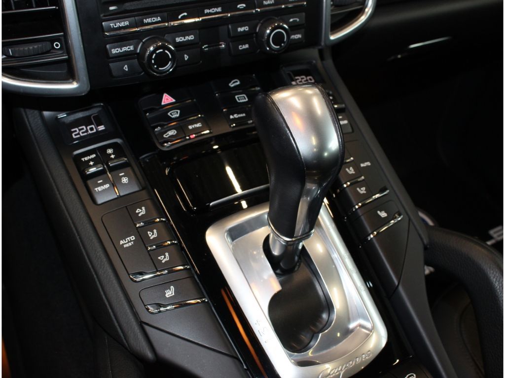 Fahrzeugabbildung Porsche Cayenne Diesel 2. Hand*Pano*Standheizung*21 Zoll