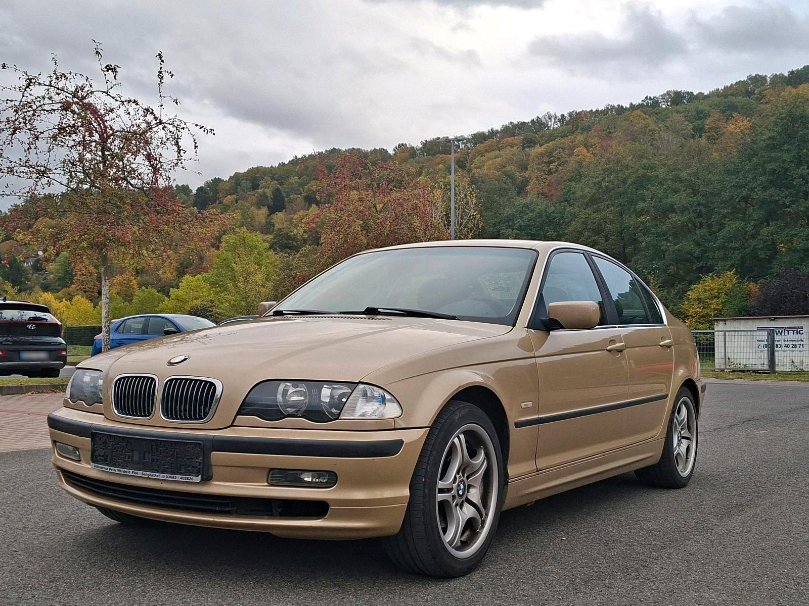 BMW 323