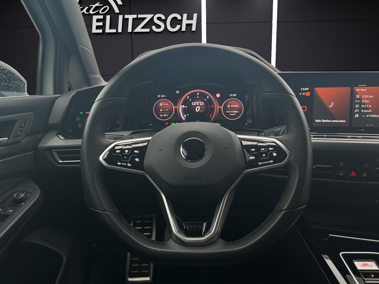 Fahrzeugabbildung Volkswagen Golf VIII GTD Business DSG IQ.Light ACC STH SH P