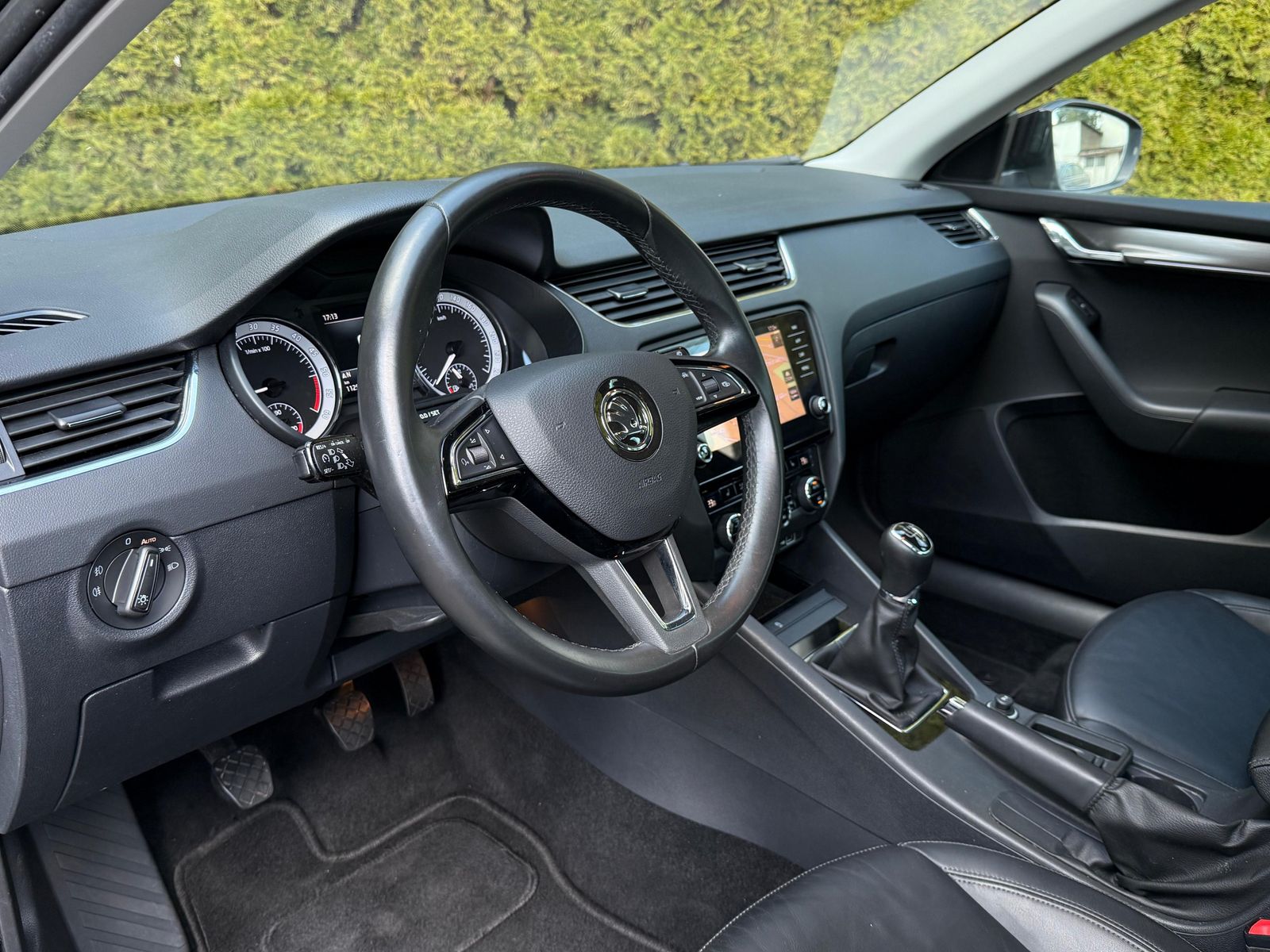 Fahrzeugabbildung SKODA Octavia 1.6 TDI Premium Edition LED+KAM+TEMP+SHZ