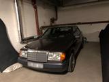 Mercedes-Benz Mercedes Benz W124 200D - Mercedes-Benz 200: W124 200d