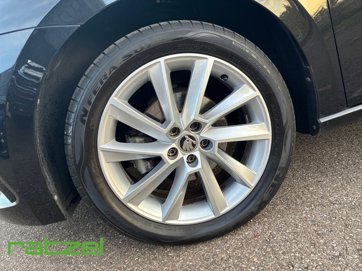 Fahrzeugabbildung SKODA Scala 1.0 TSI Style Navi Digitales Cockpit LED F