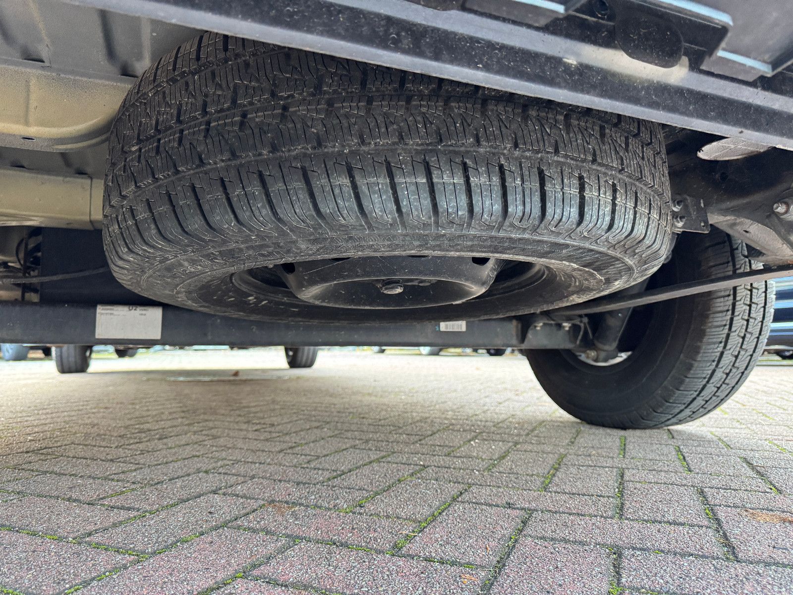 Fahrzeugabbildung Pössl SUMMIT 600 PLUS SCHWENKBAD KAMERA QUERBETT LED