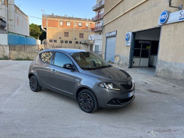 Jiný Lancia Ypsilon 1.0 S&S Hybryd Gold