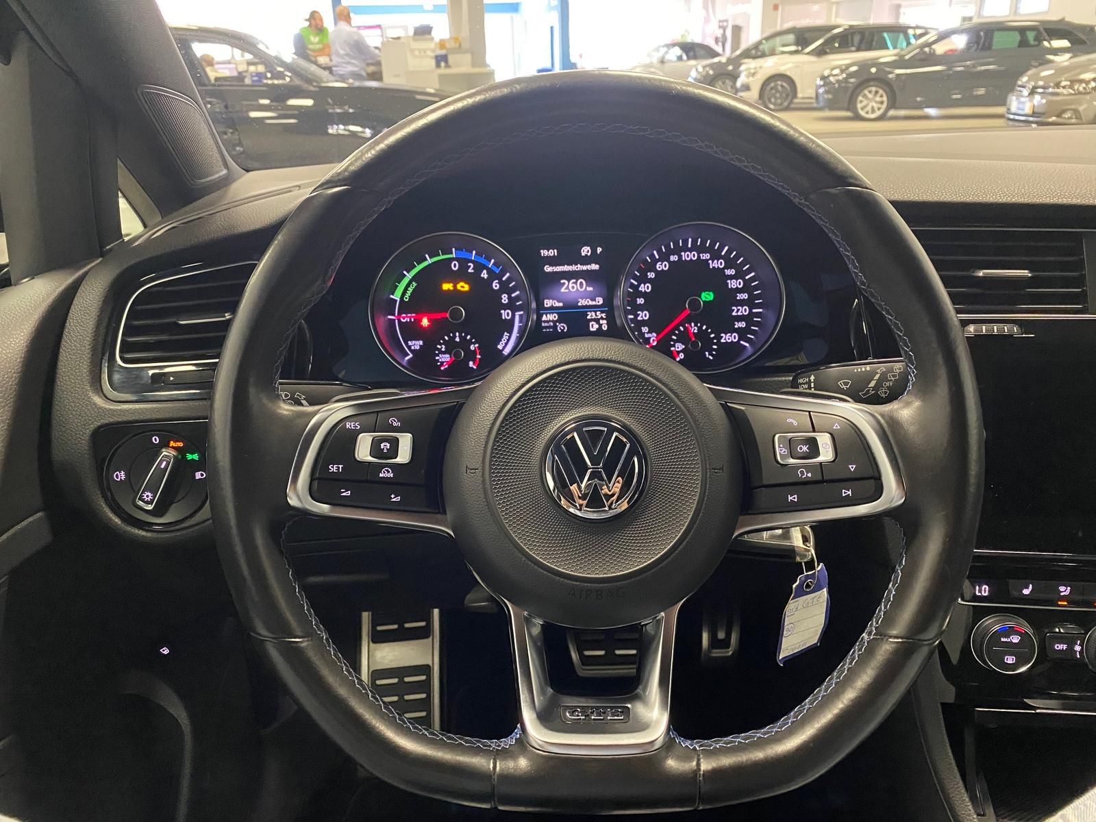Fahrzeugabbildung Volkswagen Golf VII 1.4 PLUG-IN HYBRID GTE+AHK+MATRIX+ACC