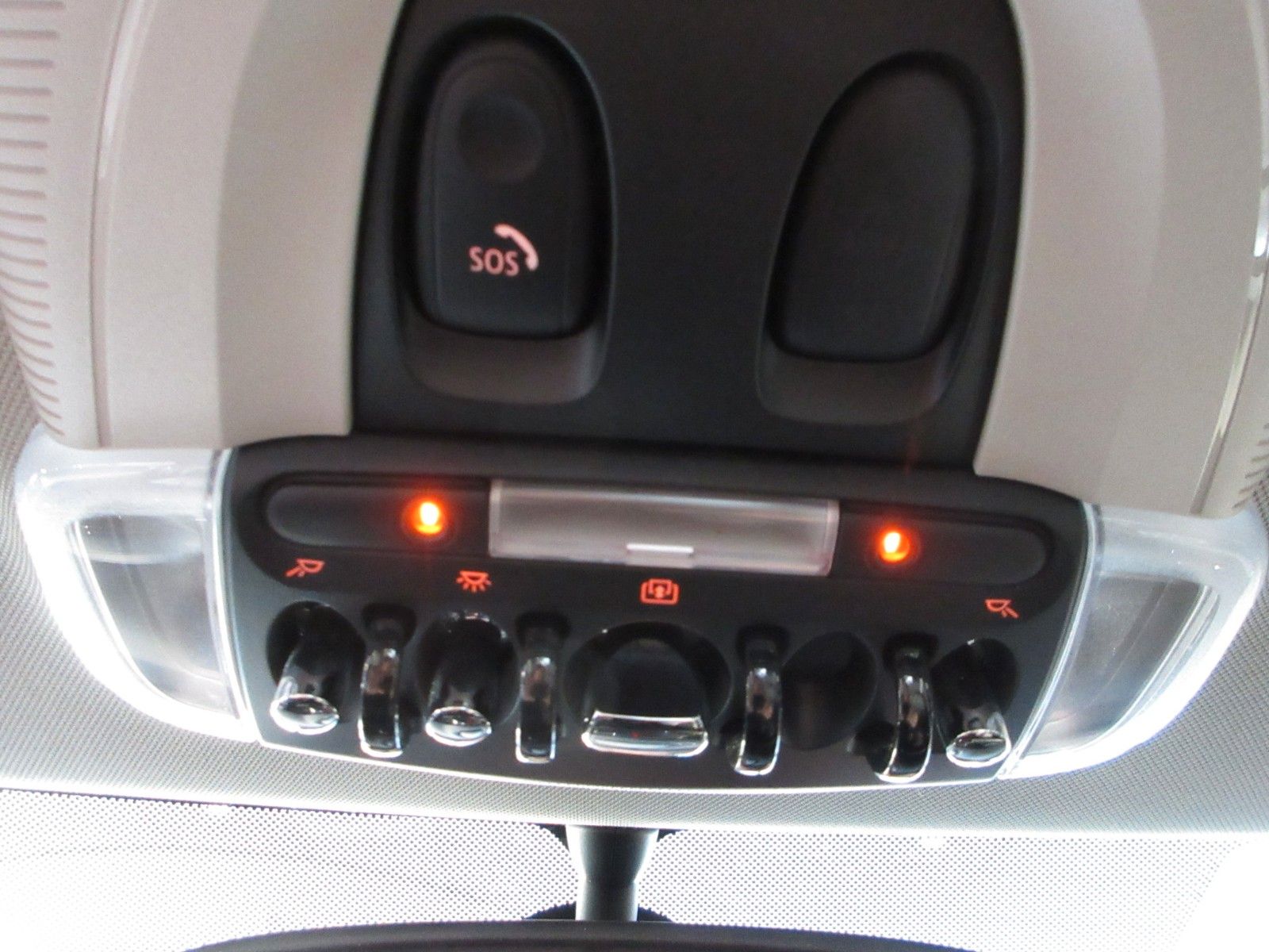 Fahrzeugabbildung MINI Mini Cooper Classic Trim LED/NAVI/SHZ/PANO/LEDER