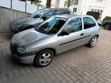 Opel Corsa b 1.2-16V - Opel Corsa aus 2000 mit Benzin-Antrieb: Kleinwagen, 1.2