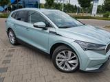 Skoda Enyaq iV 80 Loft, Wärmepumpe, Matrix, Travel Ass - silberne Skoda Enyaq