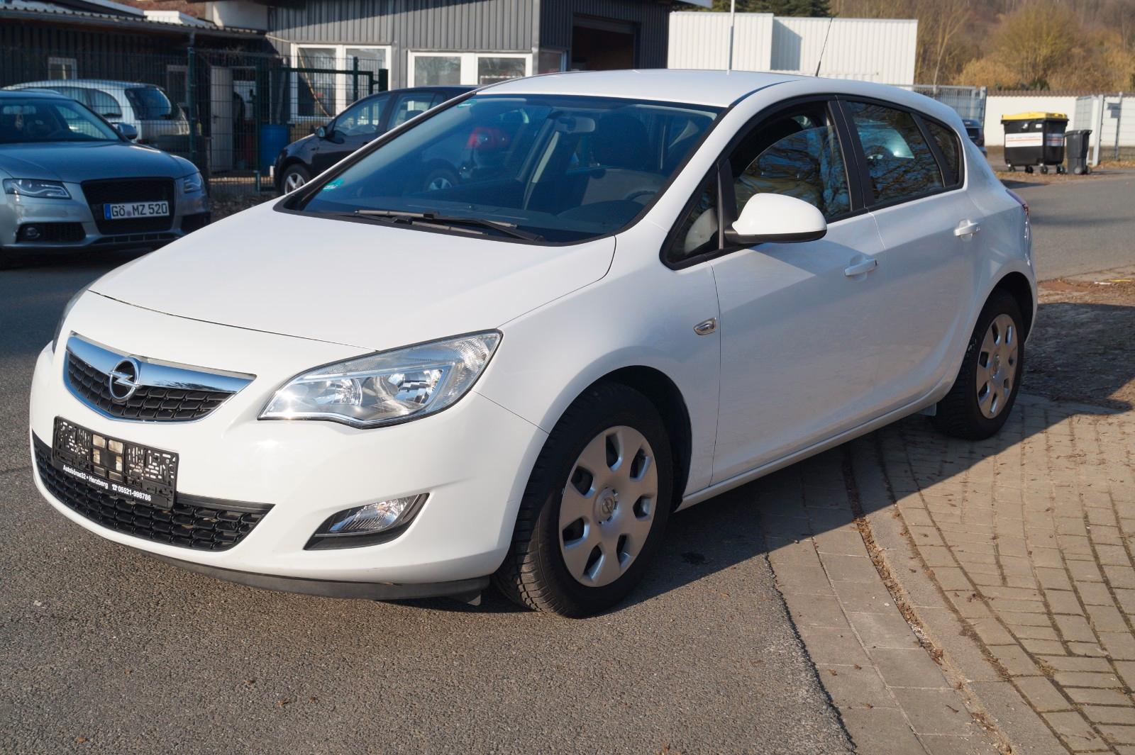 Opel Astra J 1.6 Lim. 5-trg. Selection/Nur 63 TKM !!!