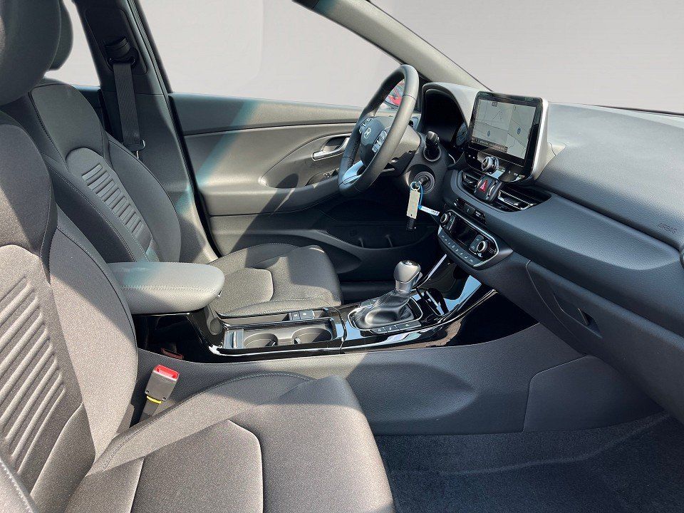 Fahrzeugabbildung Hyundai i30 1.0T 100PS DCT ADVANTAGE