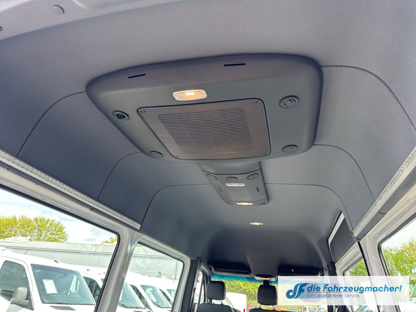 Fahrzeugabbildung Mercedes-Benz Sprinter III Tourer RWD AWD 315 CDI L2 DAB SHZ