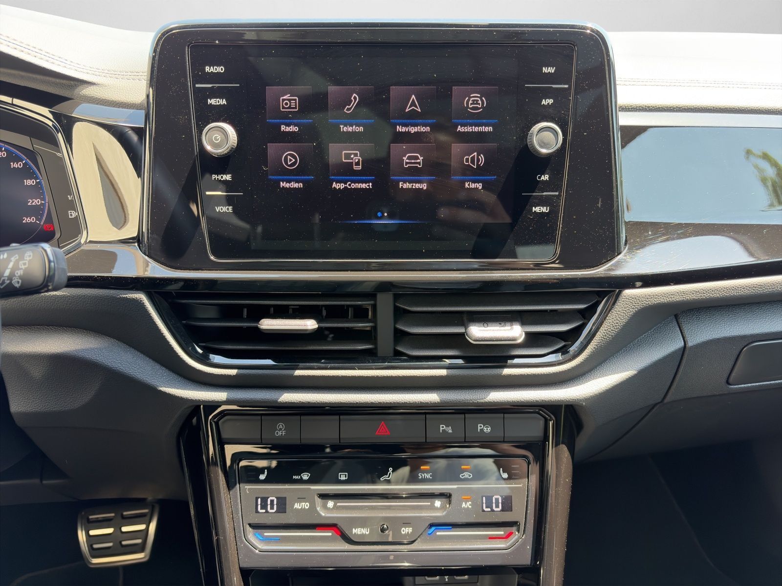 Volkswagen T-Roc - Bild 12