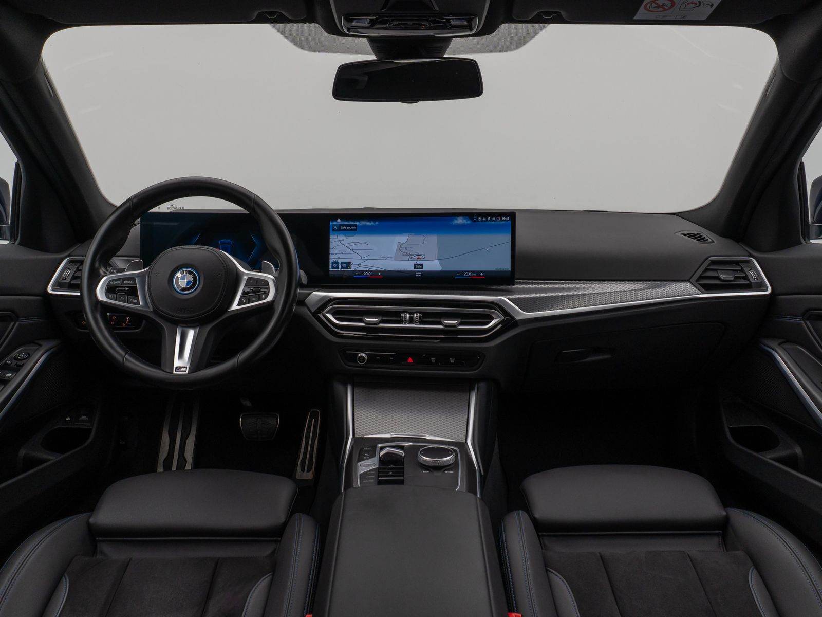 Fahrzeugabbildung BMW 320e M Sport DAB Widscreen PDC Individual 18Zoll