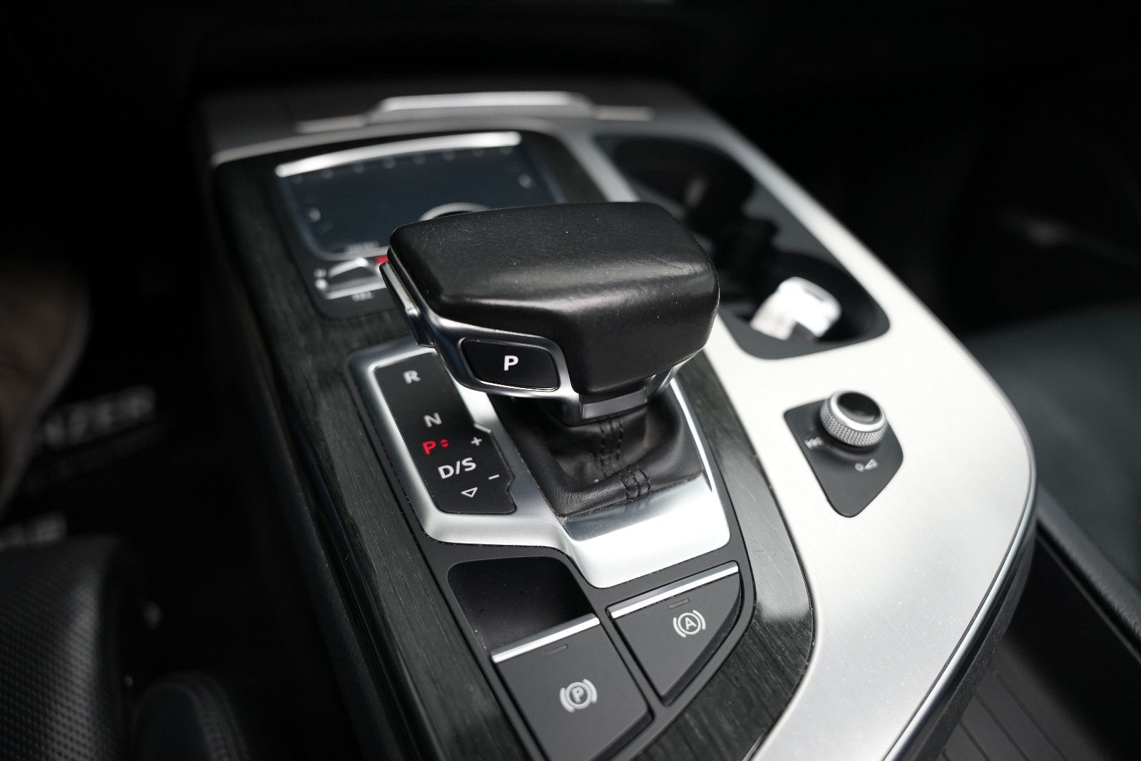 Fahrzeugabbildung Audi Q7 3.0 TDI *S-Line*Panorama*HUD*BOSE*R-Kamera*