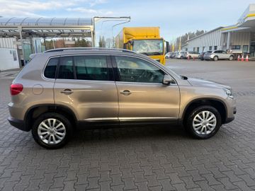 Volkswagen Tiguan - 8