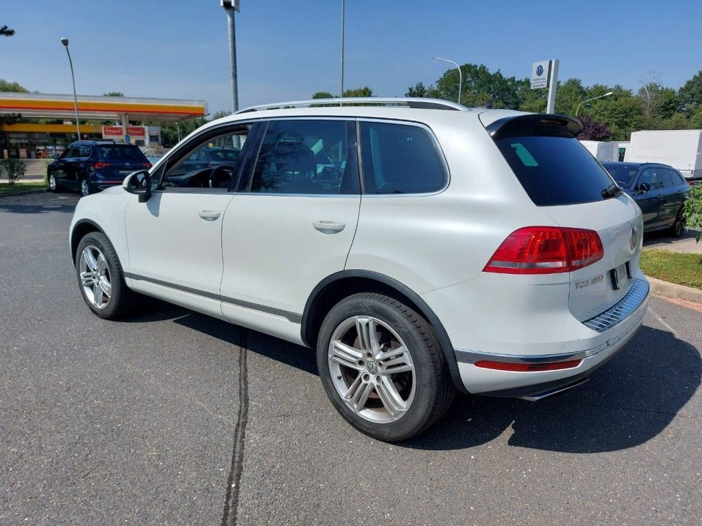 Fahrzeugabbildung Volkswagen Touareg 3.0 V6 TDI SCR Blue Motion DPF Automatik