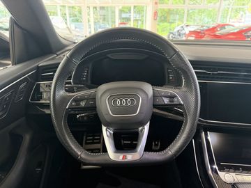 Audi Q8 - 8