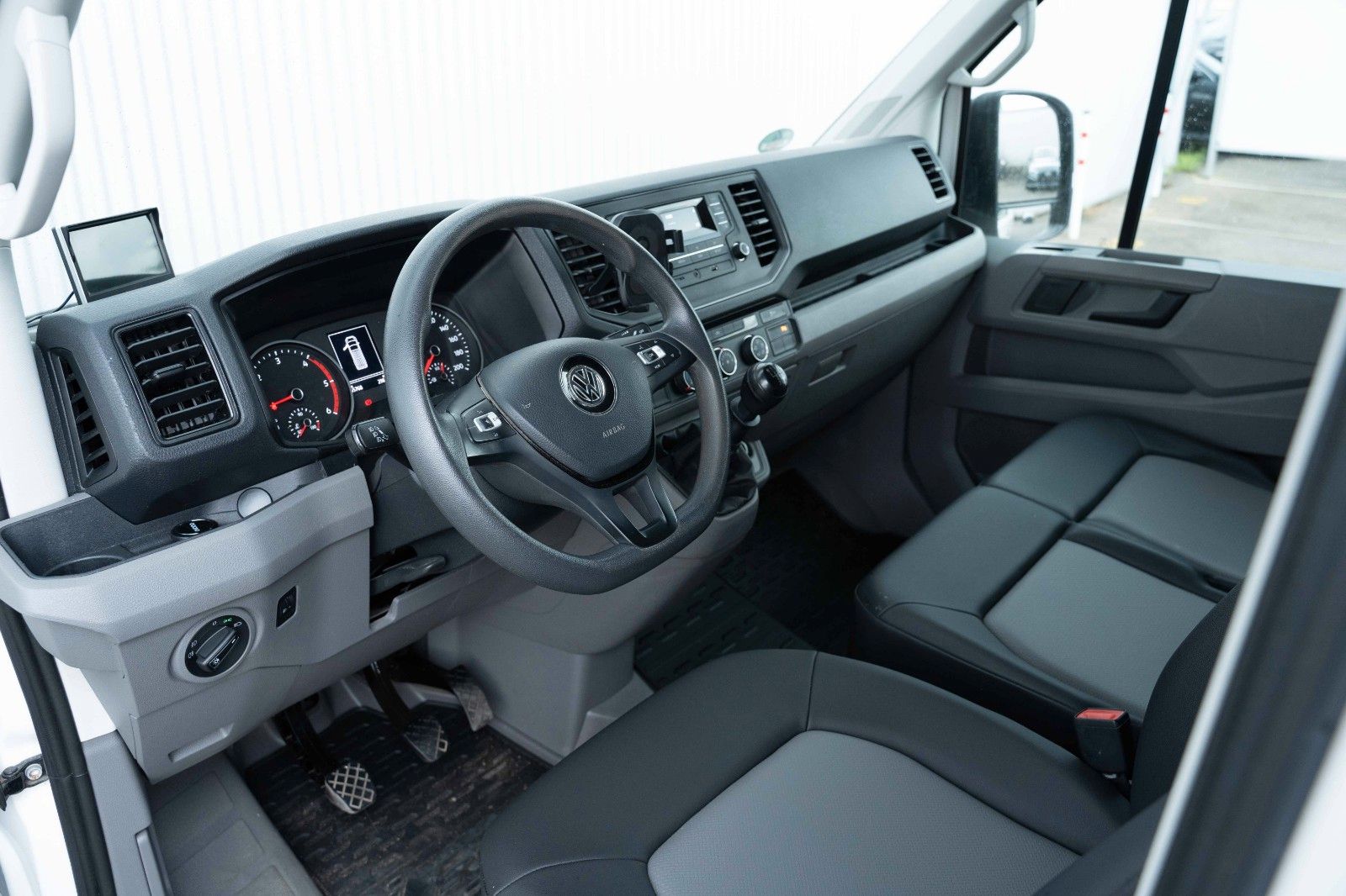 Fahrzeugabbildung Volkswagen CRAFTER 2.0 TDI KA 35 LR KAM TEL AHK PDC MFL