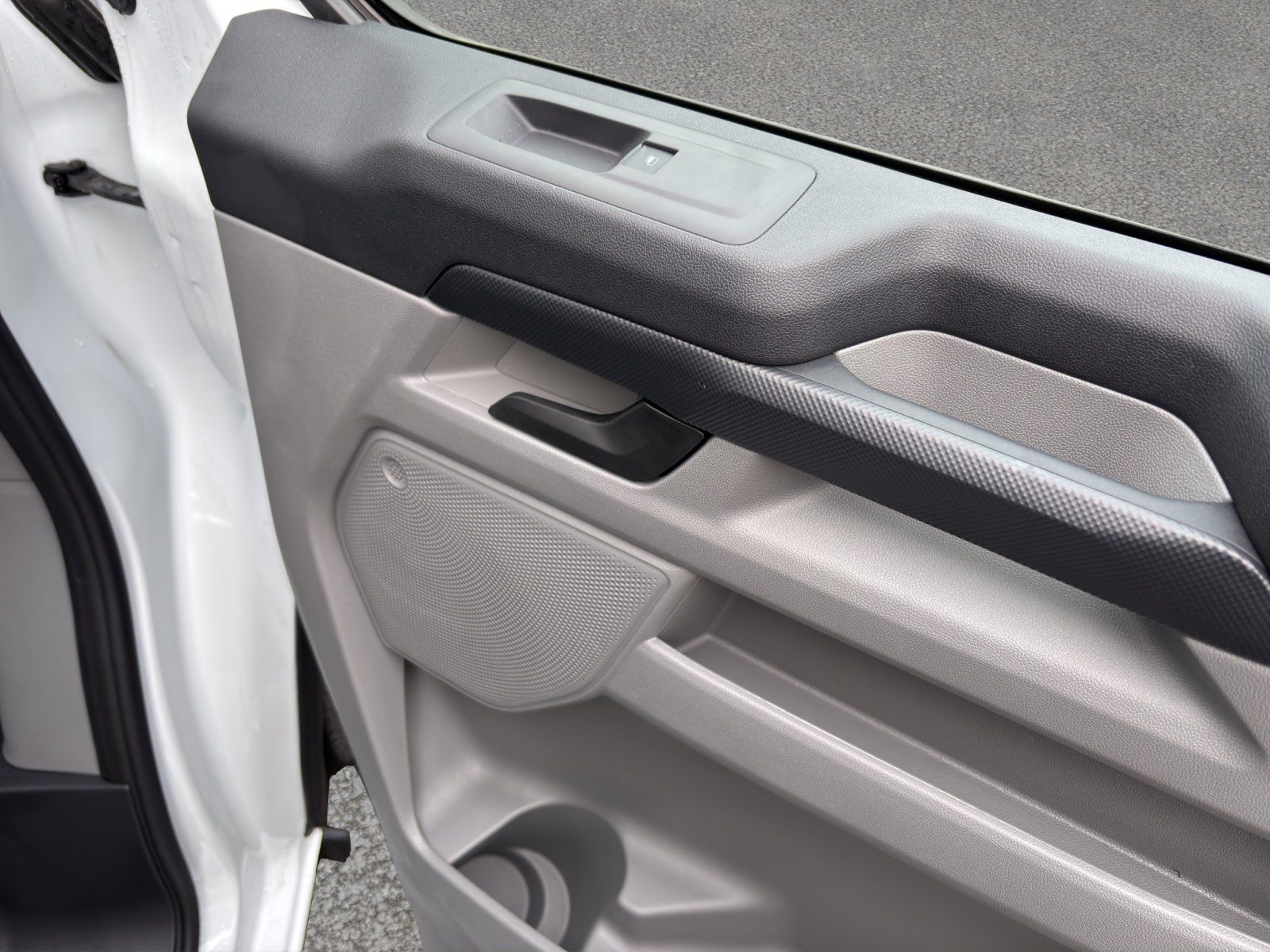 Fahrzeugabbildung Ford Transit Custom 320 L1 Trend Multicab FWD Plug-i