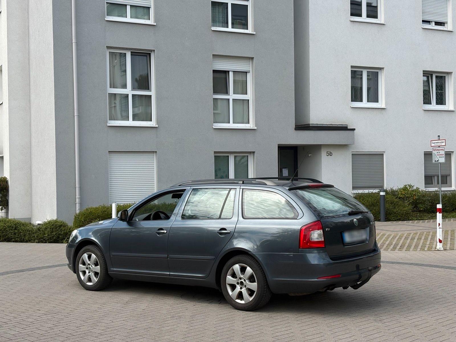 Skoda Octavia 2009 — interior