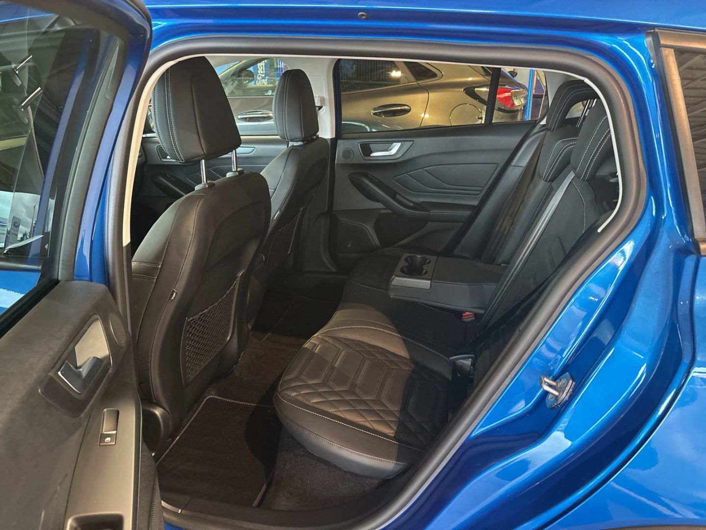 Fahrzeugabbildung Ford Focus Turnier Active Vignale 1.0 EcoBoost Mild-H