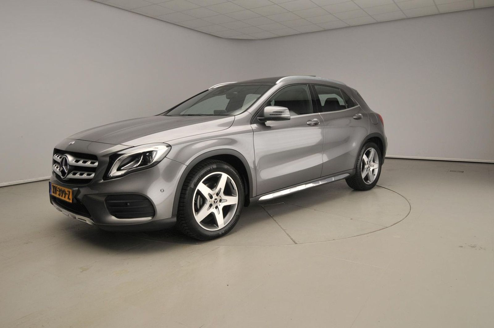 Mercedes-Benz GLA 180 Business Solution AMG | panorama dach | imagem 3