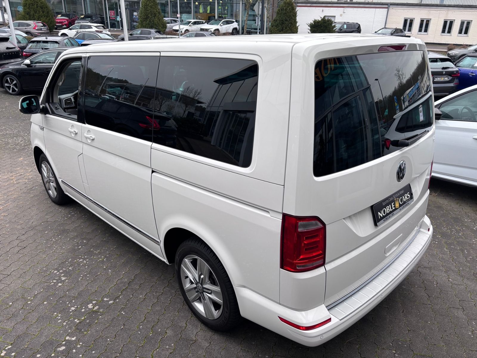 Fahrzeugabbildung Volkswagen T6 Multivan Generation Six LED NAVI STANDHZ