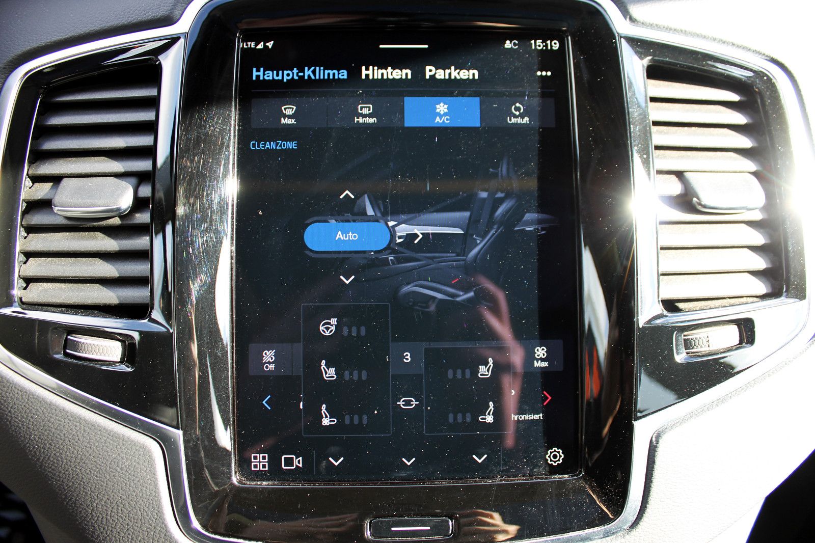 Fahrzeugabbildung Volvo XC90 B5 AWD Ultimate Bright 7-Stz. 360° ACC PANO