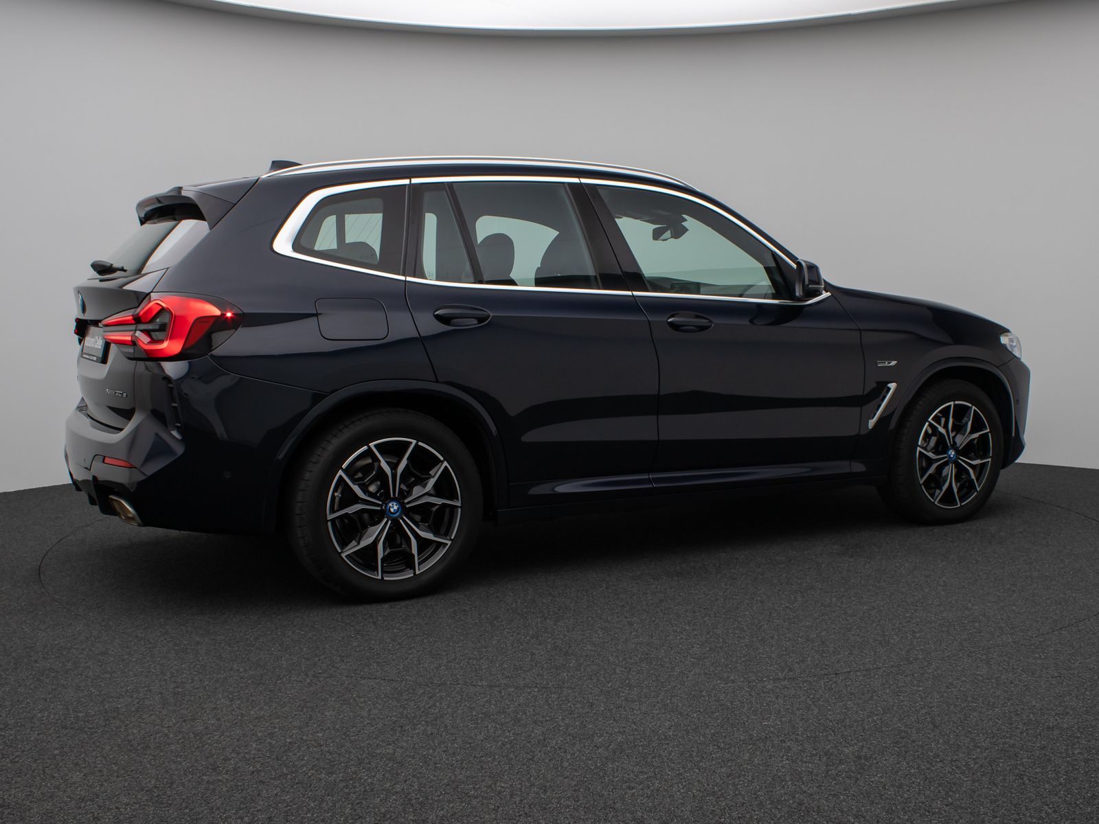 Fahrzeugabbildung BMW X3 xD30e M Sport 360°Laser HUD DAB HiFi Komfort