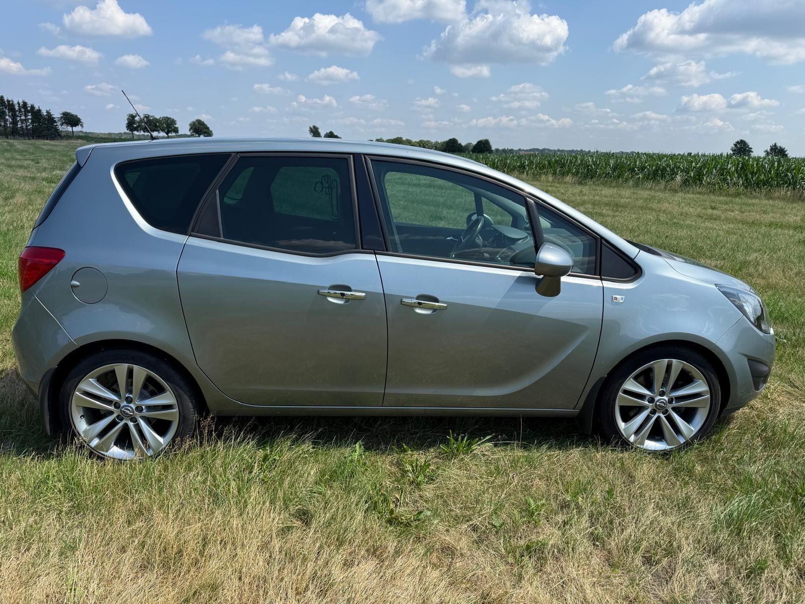 Opel Meriva 2010 — interior