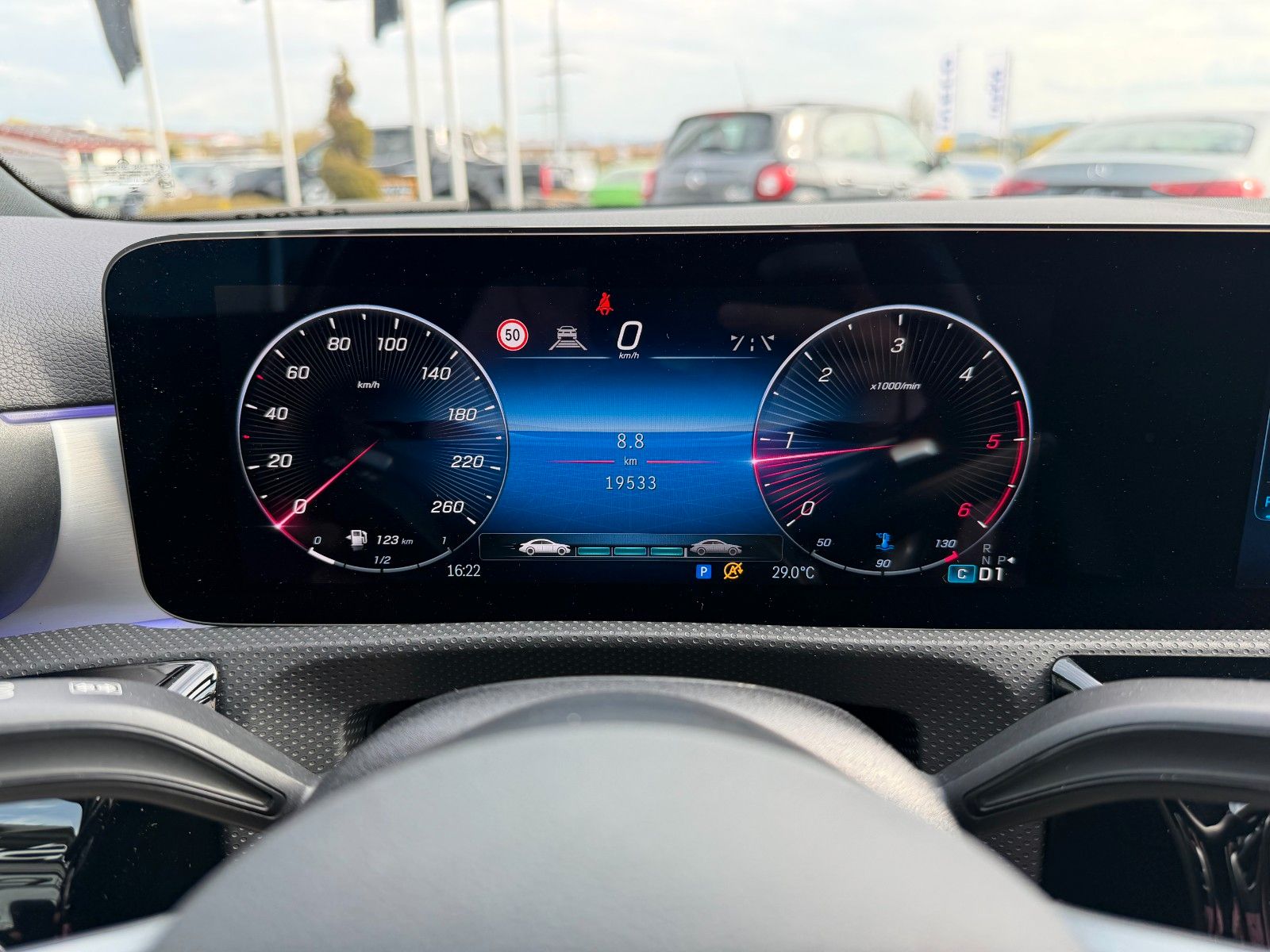 Fahrzeugabbildung Mercedes-Benz A 220 d AMG BURM+AHK+360°+MBEAM+TOTW+DISTR