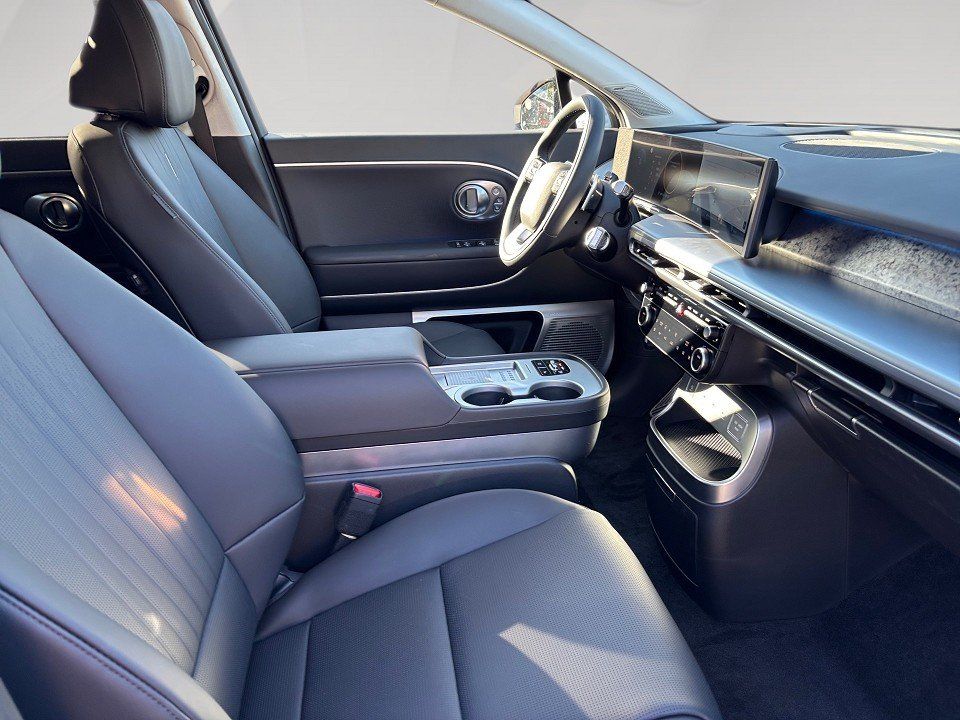 Fahrzeugabbildung Hyundai IONIQ 9 6-Sitzer 110kWh 307PS AWD UNIQ