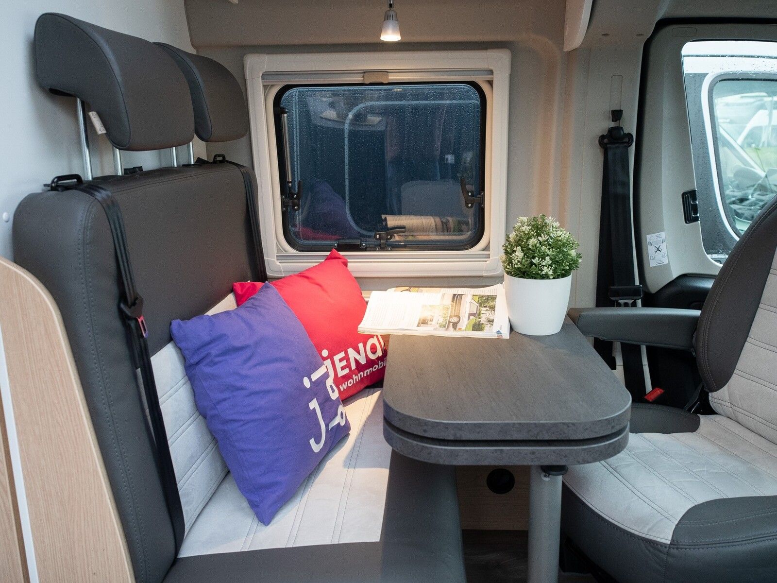 Fahrzeugabbildung Sunlight Adventure Cliff 540 Rahmenfenster, Dieselheizung