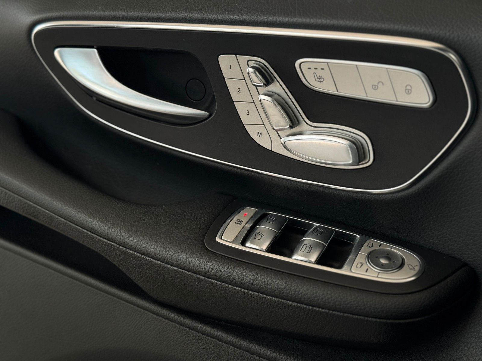 Fahrzeugabbildung Mercedes-Benz V-Klasse Vito Marco Polo 250 d HORIZON EDITION